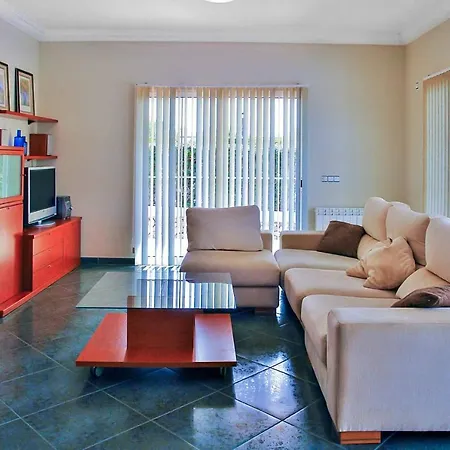 Capricorn Villa *
