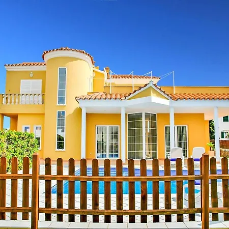 Capricorn Villa
